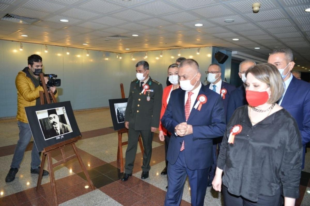 Antalya İstiklal Marşı i&ccedil;in tek y&uuml;rek oldu