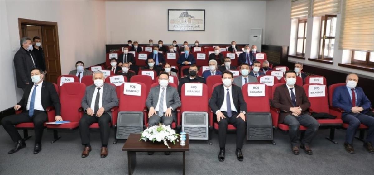 Vali &Ccedil;i&ccedil;ek: &ldquo;Bağımlılıkla m&uuml;cadelede aileler ve anneler ile birlikte &ccedil;alışıyoruz"