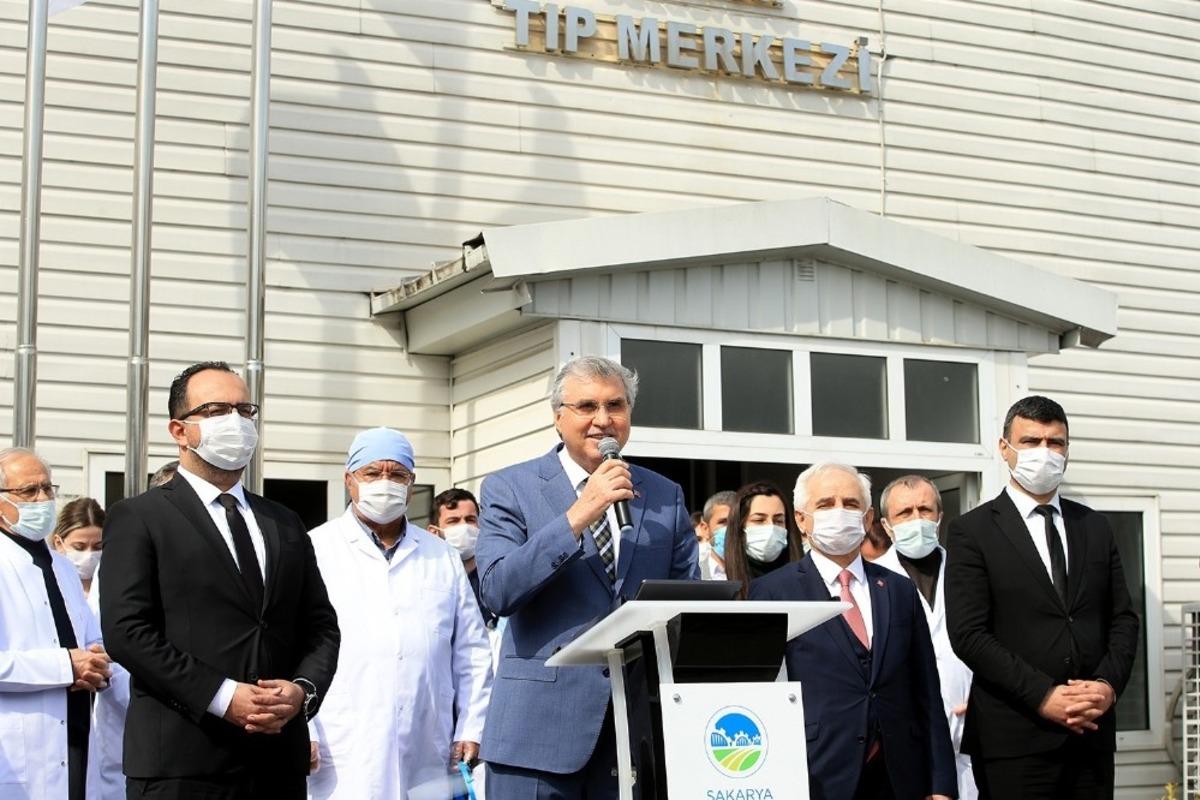 Başkan Y&uuml;ce, sağlık &ccedil;alışanlarıyla bir araya geldi