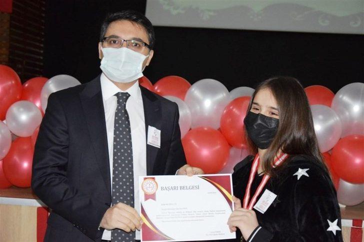 100. Yıl dönümünde, İstiklal Marşı’nın kabulü ve Mehmet Akif Ersoy’u anma töreni düzenlendi G3