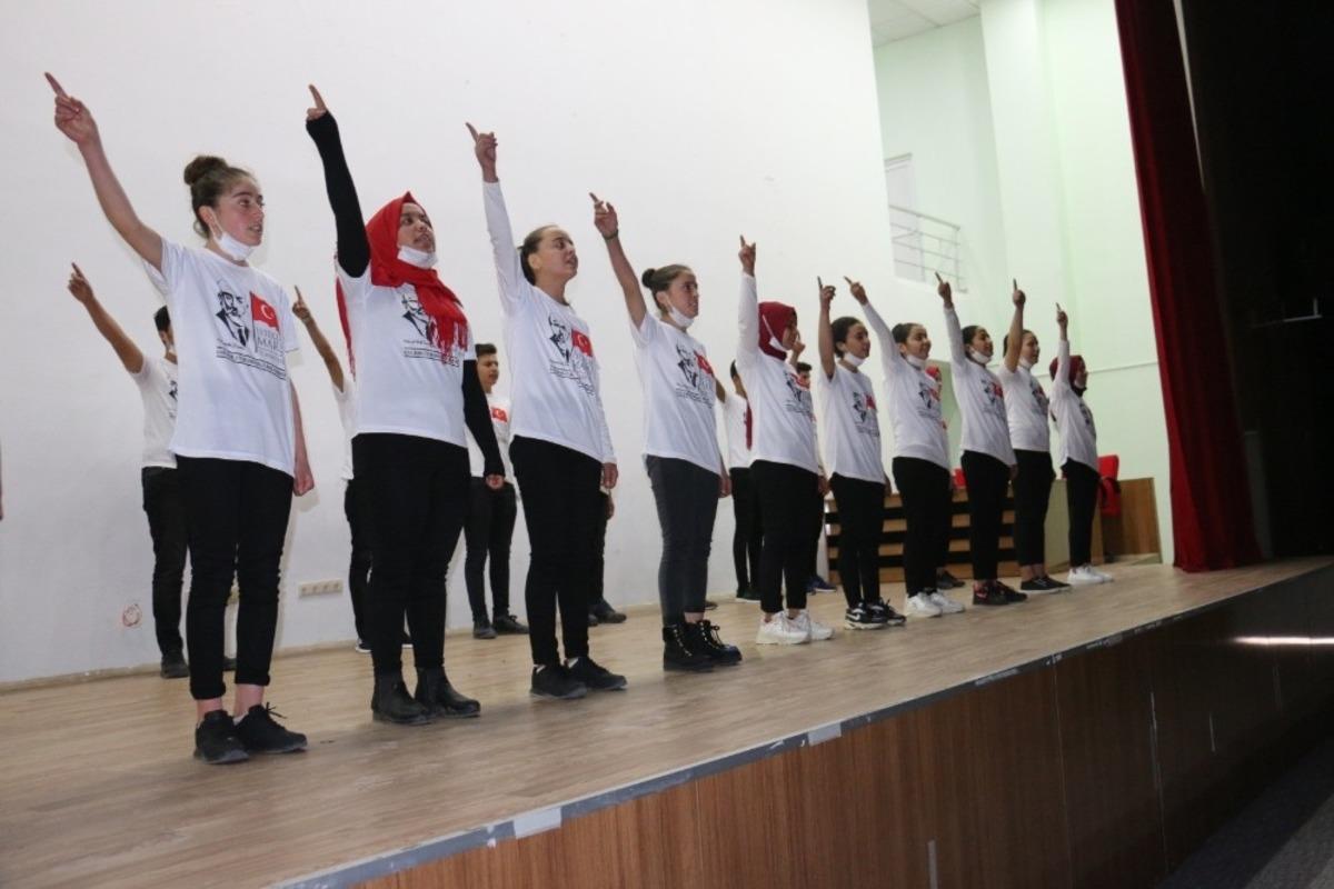Ak&ccedil;akale&rsquo;de İstiklal Marşı programı d&uuml;zenlendi