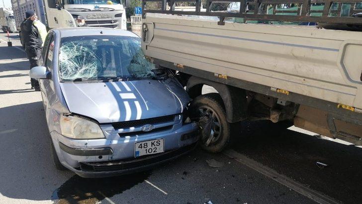 Direksiyon başında kalp krizi geçiren sürücü ortalığı savaş alanına çevirdi; 1 ölü 2 yaralı G1