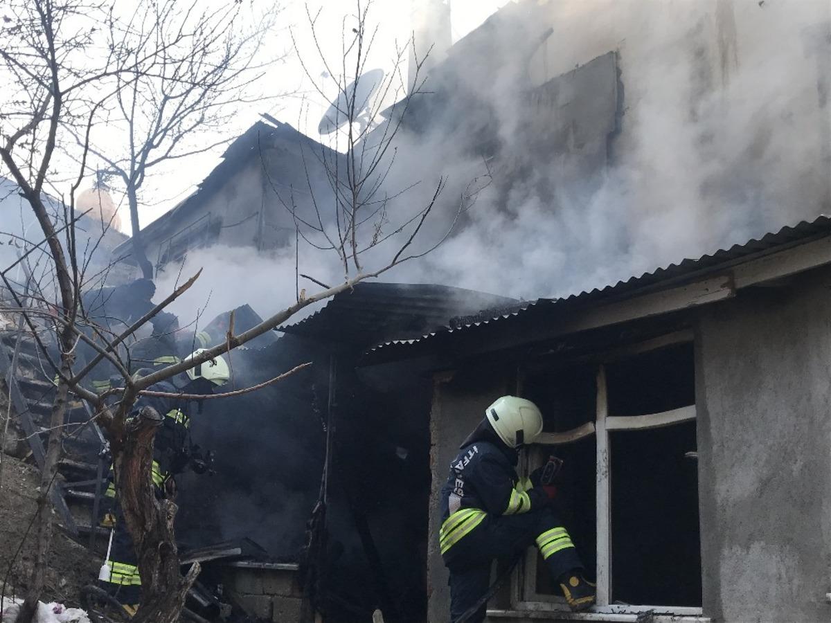 M&uuml;stakil evdeki yangın paniğe neden oldu