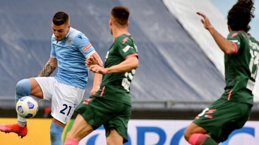Lazio zorlandı ama Crotone'u yendi!