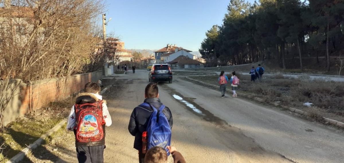 Osmancık&rsquo;ta vatandaşlar bozuk yoldan şikayet&ccedil;i