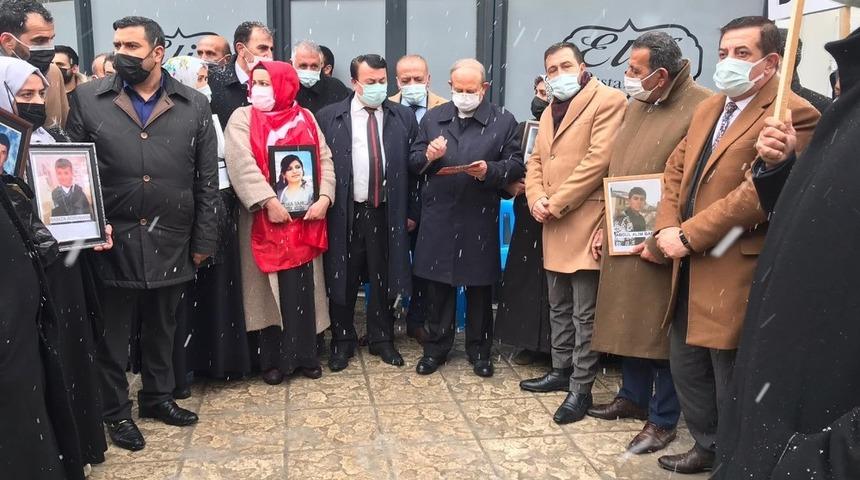 STK’lardan Van’da evlat nöbeti tutan annelere destek