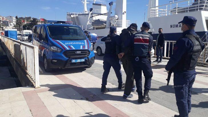 Çeşme’de yabancı bayraklı yatta 51 düzensiz göçmen yakalandı G1