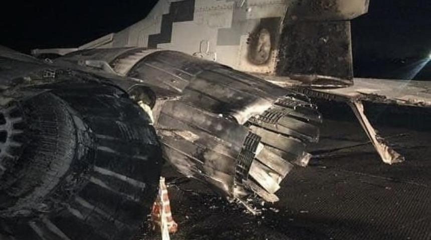 Ukrayna’da alkollü subay, aracıyla savaş uçağına çarptı