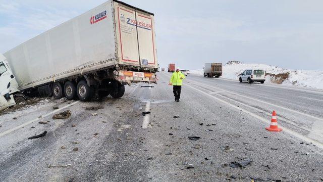 Van’da trafik kazası: 1 ölü, 2 yaralı