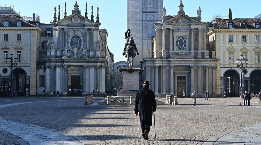 Covid 19: İtalya&rsquo;da yeni dalga alarmı, &uuml;lkenin b&uuml;y&uuml;k kısmında kapama tedbirleri