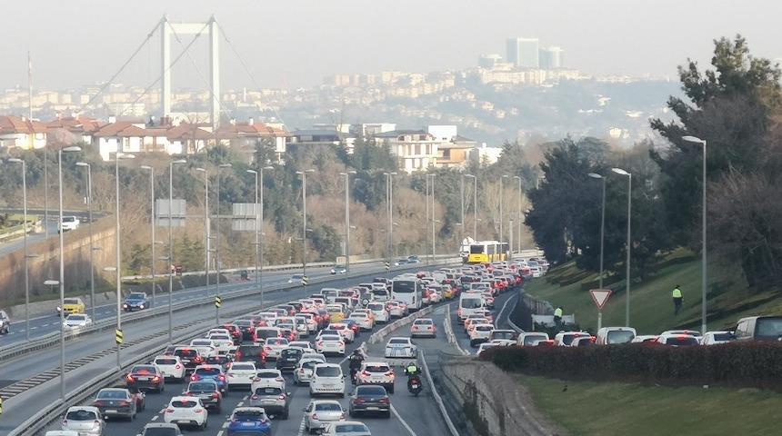 Kısıtlamanın olmadığı ikinci cumartesi günü de İstanbul'da trafik yoğun (İstanbul trafik yoğunluğu)