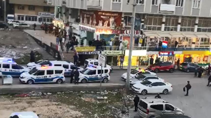 Sevgilisiyle ilişki yaşadığını &ouml;ne s&uuml;rd&uuml;ğ&uuml; kadının misafir olduğu evi bastı