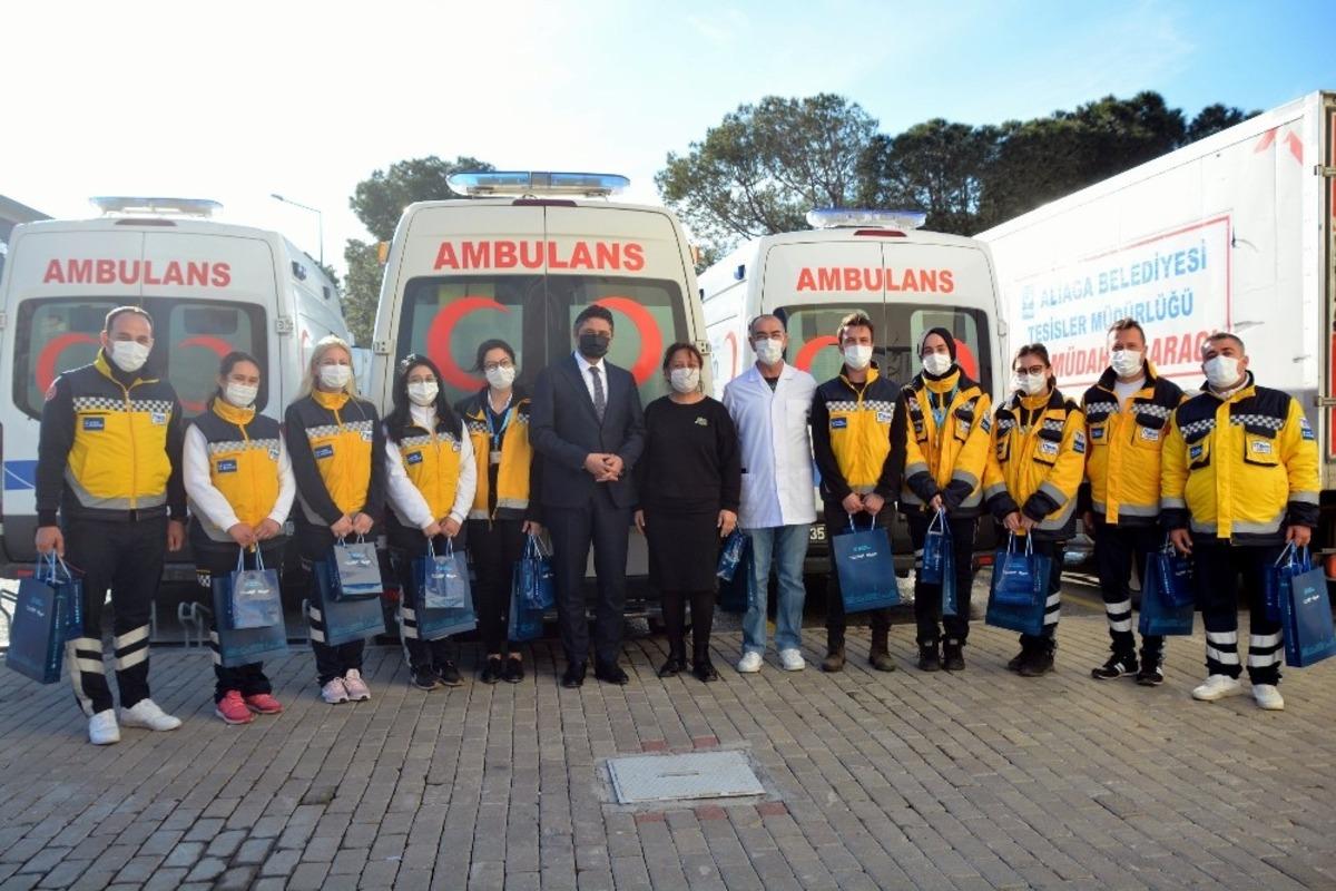 Başkan Serkan Acar, sağlık &ccedil;alışanlarının bayramını kutladı