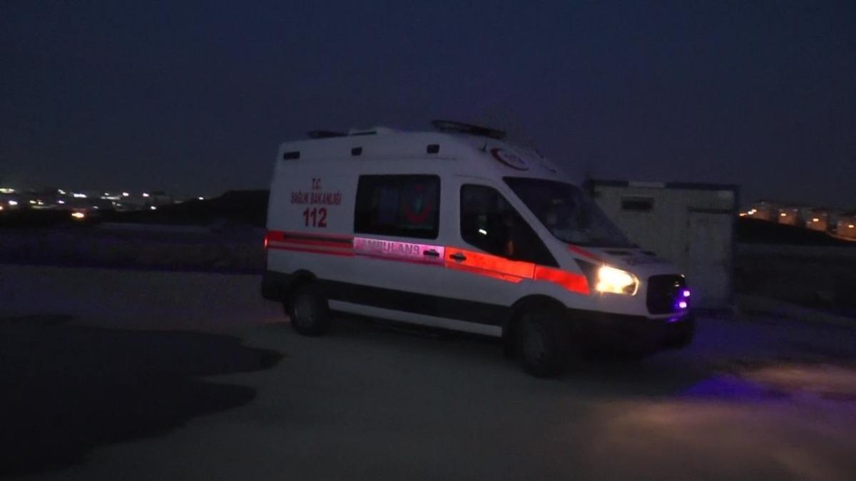 (&Ouml;zel) Tuzla&rsquo;da feci kaza: L&uuml;ks aracıyla şarampole yuvarlandı