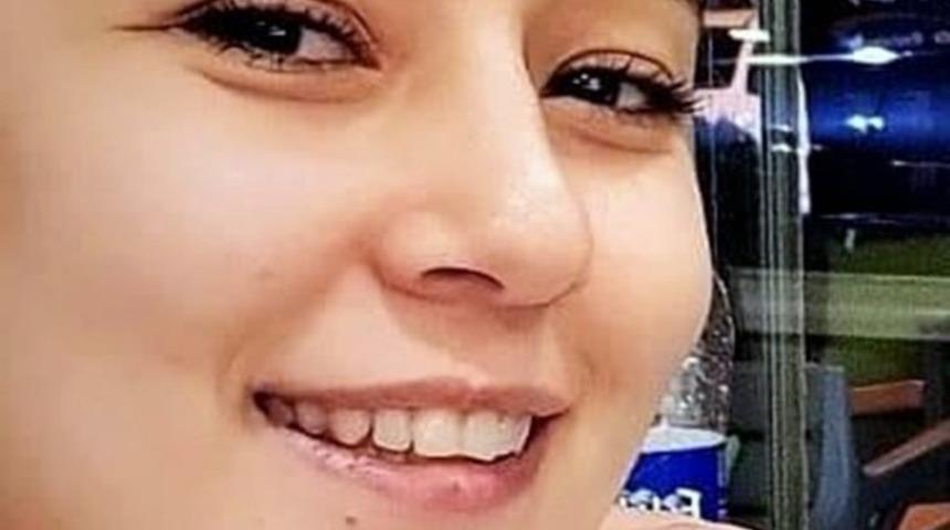 Kız arkadaşını kalbinden vurdu