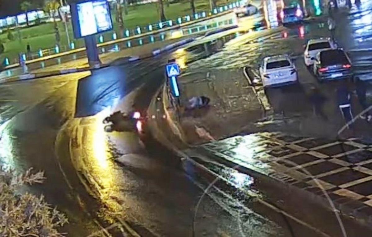 Şanlıurfa&rsquo;da kaza anları şehir polis kameralarına yansıdı