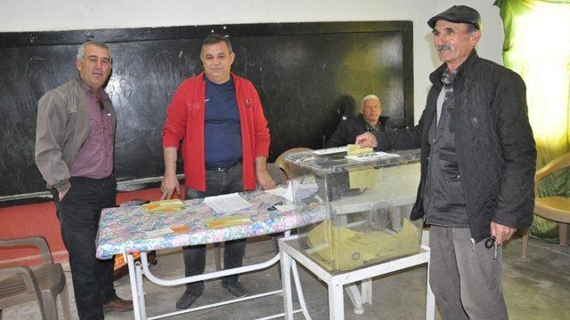 Cambazlı Mahallesi Ahmetli’de kaldı