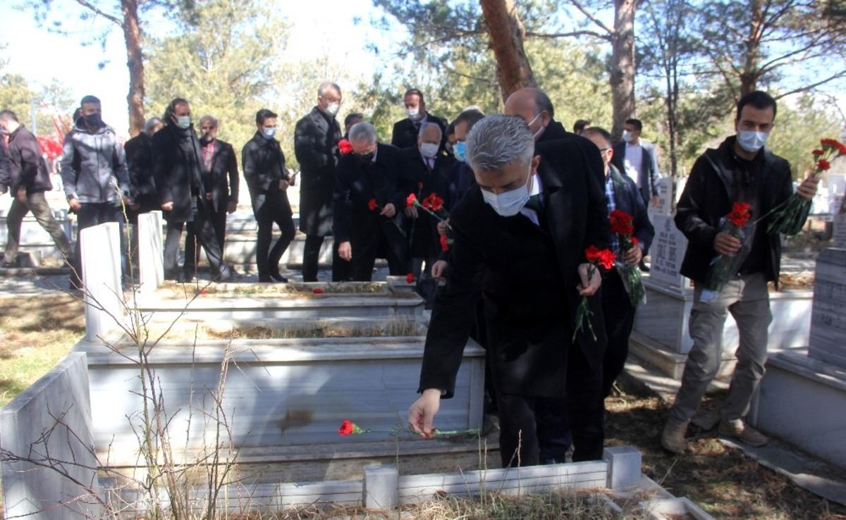 Erzincan&rsquo;da deprem şehitleri anıldı