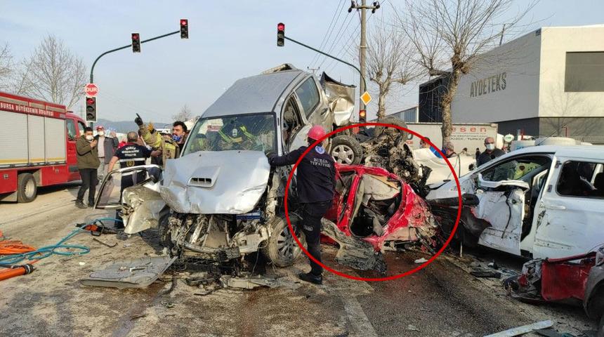 Bursa'daki TIR faciasında 3 aracın altında kalan adam yaşadığı dehşeti anlattı