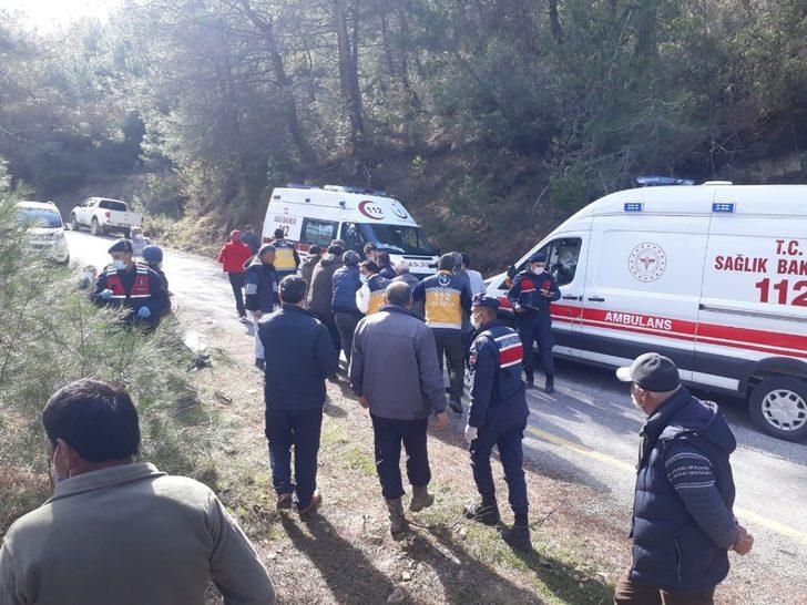 Konfeksiyon işçilerini taşıyan minibüs kaza yaptı: 10 yaralı G5