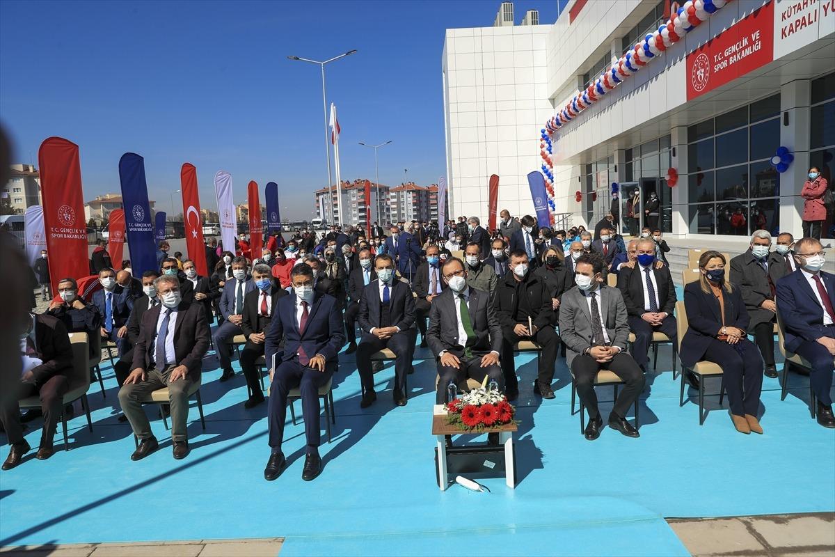 Gen&ccedil;lik ve Spor Bakanı Kasapoğlu: "AK Parti'nin &ccedil;ok g&uuml;&ccedil;l&uuml; bir lideri var"