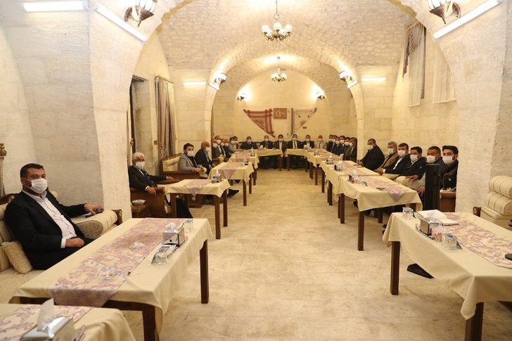 Canpolat muhtarlarla bir araya geldi G3