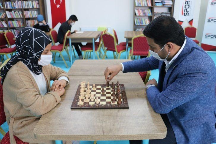 Öğrencilerden Yalçınkaya’ya teşekkür G2