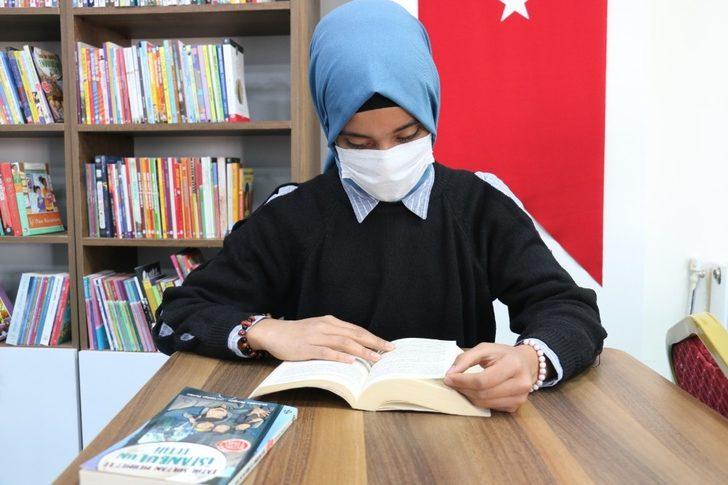 Öğrencilerden Yalçınkaya’ya teşekkür G4