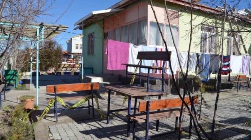 Alzheimer hastası, 40 yıllık eşini tüfekle öldürüp intihar etti 