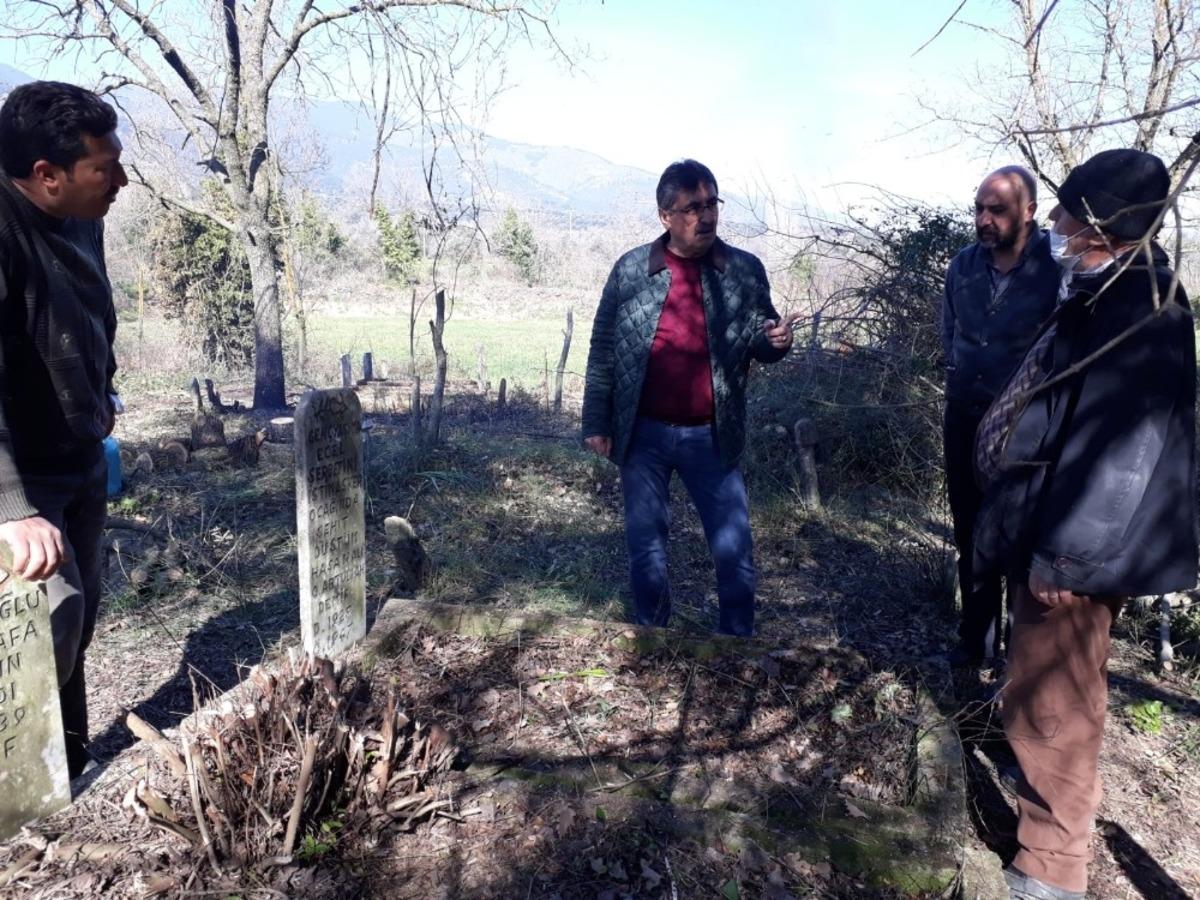 İş&ccedil;ilerin dikkati şehit mezarını g&uuml;n y&uuml;z&uuml;ne &ccedil;ıkardı