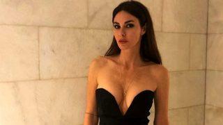 Oyunculuğu seven Defne Samyeli, sahnelere dönmek istiyor