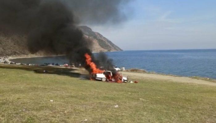 Tekirdağ'da korkutan yangın! Önünde piknik yaptıkları araç alev alev yandı