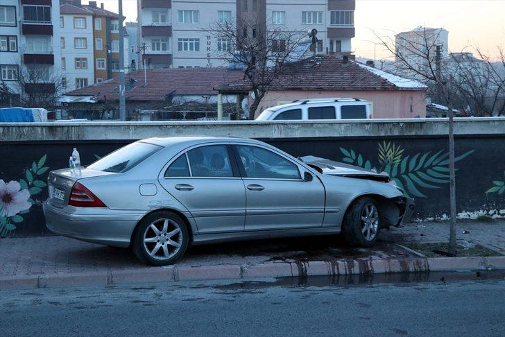 Kayseri'de köpeğe çarpmamak için manevra yapan aracın sürücüsü yaralandı G2