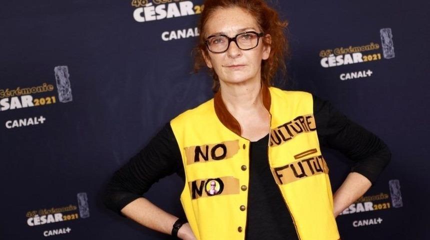 Fransız oyuncudan k&uuml;lt&uuml;r mekanlarının kapalı olmasına &ccedil;ıplak protesto: 'K&uuml;lt&uuml;r yoksa gelecek de yok'