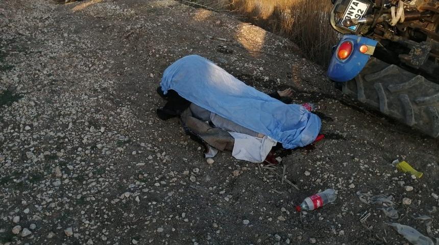 Traktörün altında kalan çiftçi hayatını kaybetti