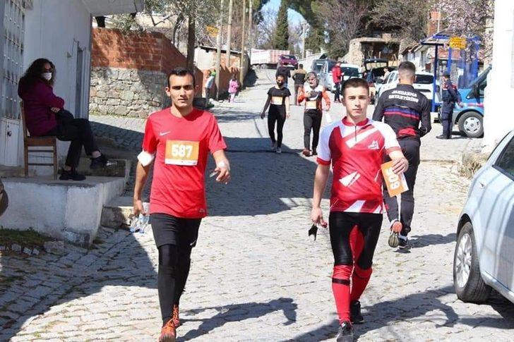 Oryantiring yarışları Bergama Kozak Yaylası’nın eşsiz doğasında yapıldı G2