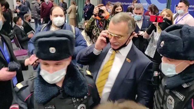 Rusya da polis, muhalefetin hafta sonu konferansını bastı; 200 kişiyi g&ouml;zaltına aldı 1