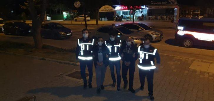 Çeşme’de 2 uyuşturucu satıcısı tutuklandı G1