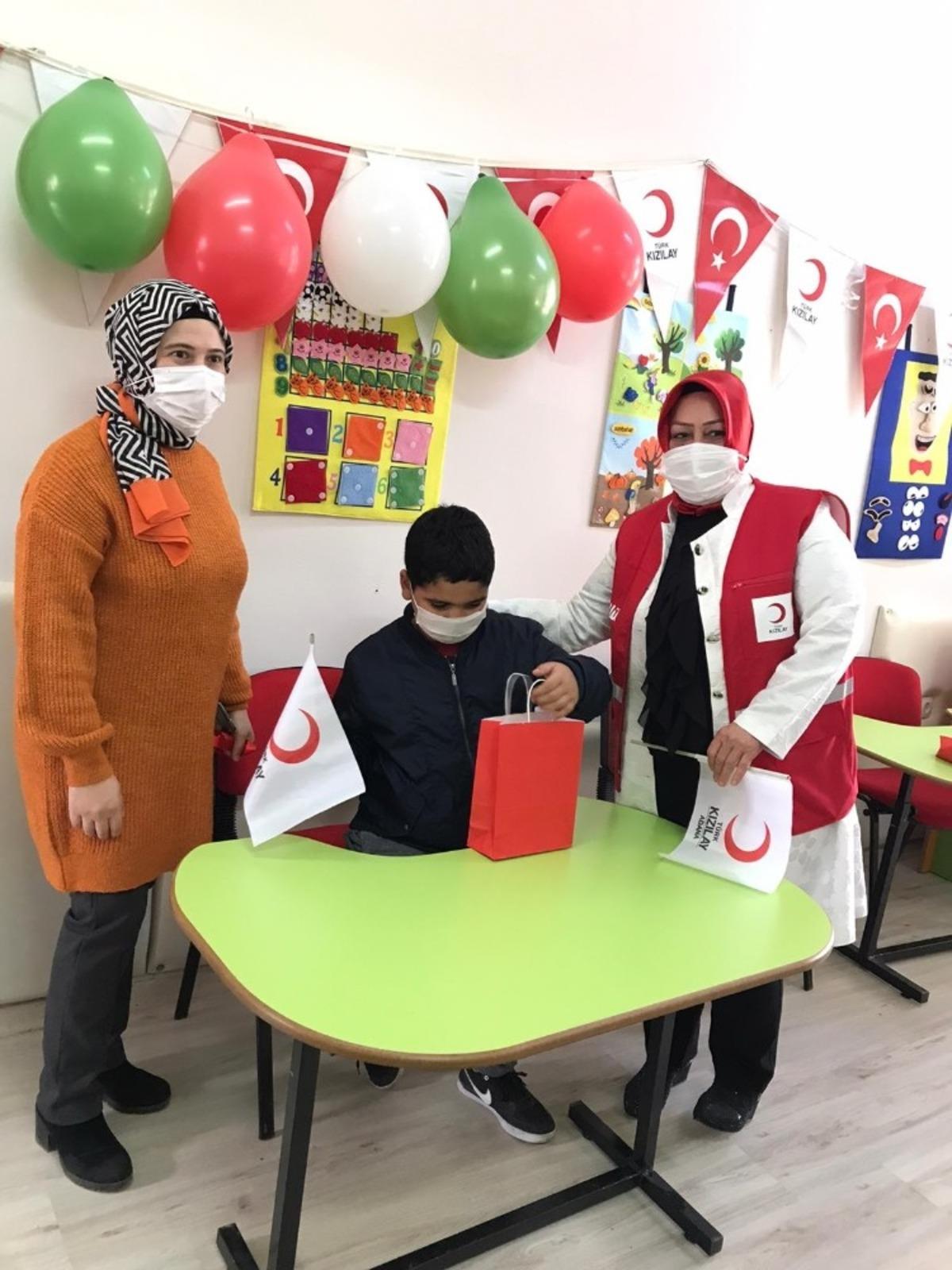 Kızılay&rsquo;dan k&ouml;y okullarına destek