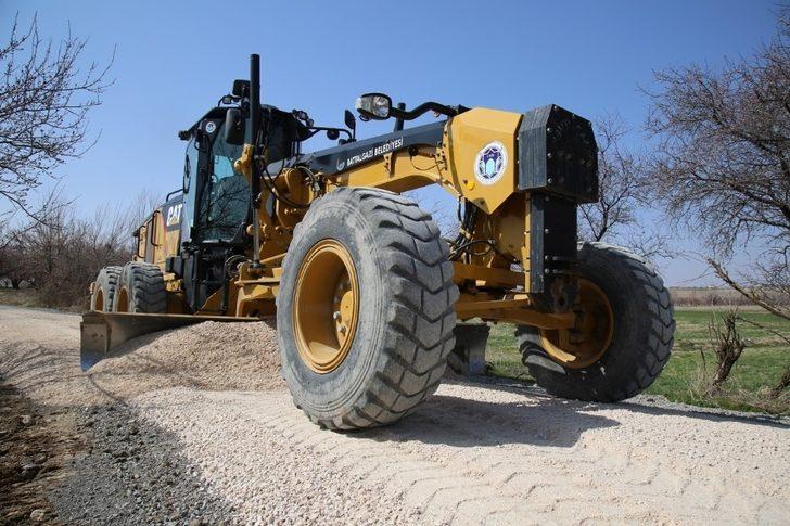 Battalgazi’de kırsal mahallelerin asfalt sorunu çözülüyor G3