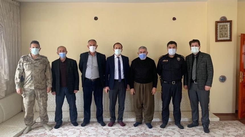 Şemdinli’de şehit ailelerine ziyaret