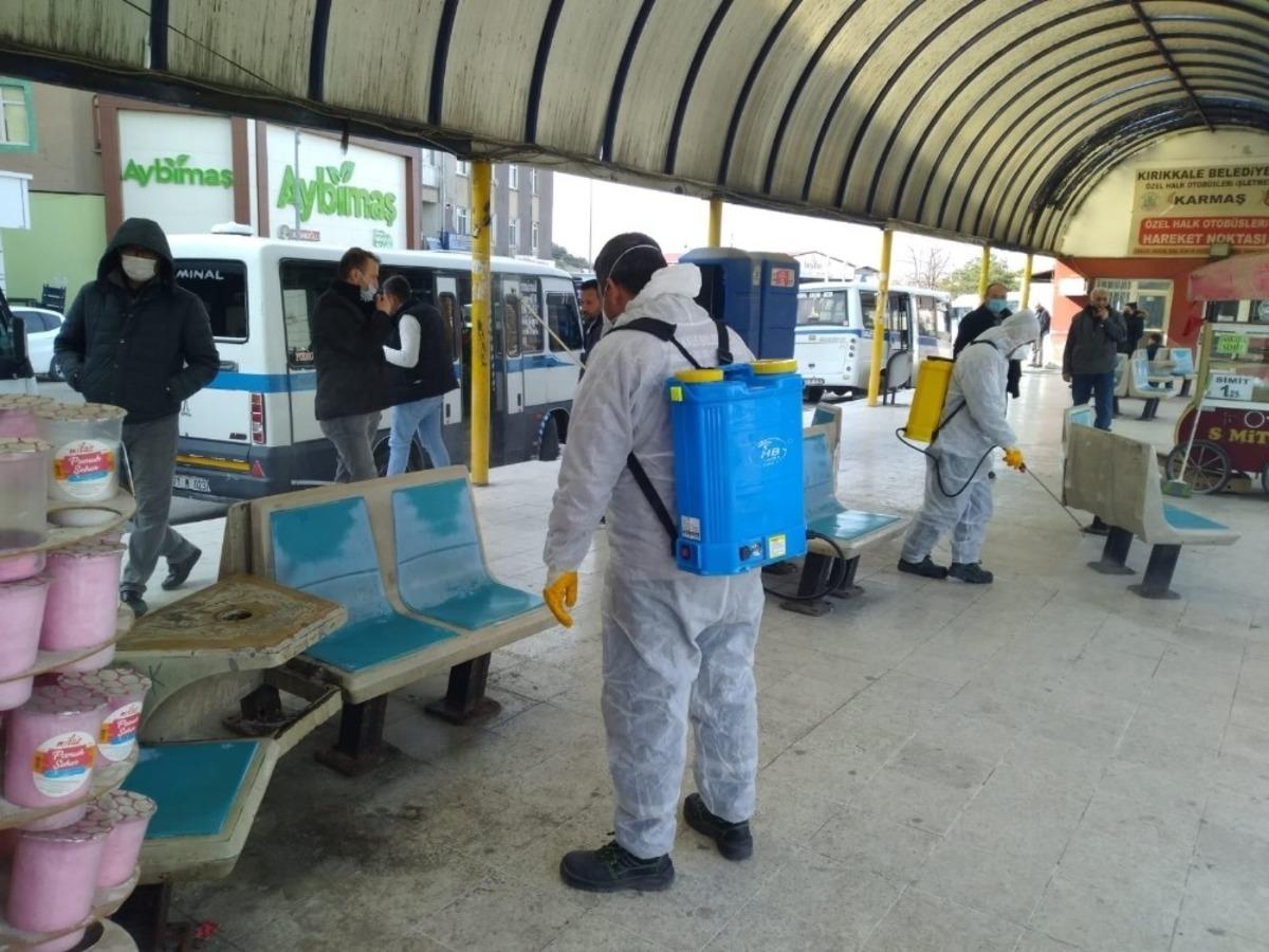 Kırıkkale Belediyesi vir&uuml;se karşı dezenfekteye devam ediyor