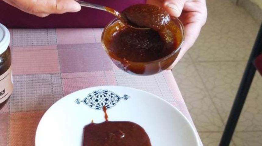 Sivas'ın katkısız Gürün pekmezinin doğal şeker oranı yüzde 72