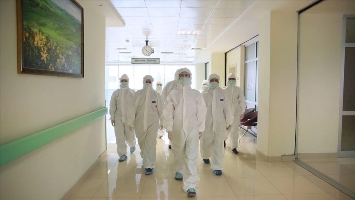 Pandeminin kahramanları kamera karşısına ge&ccedil;ti