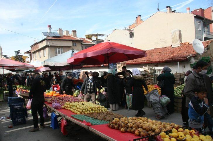 Normalleşme süreci hafta sonu pazarların açılması vatandaş ve esnafı memnun etti G1