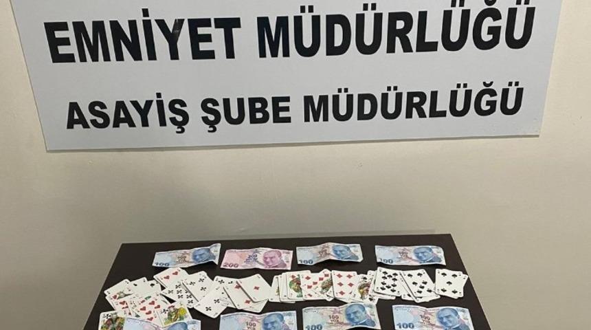 Kumar oynarken baskına uğradılar