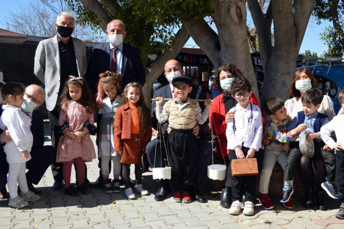 &Ccedil;ocuklar b&uuml;y&uuml;klerini 60&rsquo;lı yıllara g&ouml;t&uuml;rd&uuml;