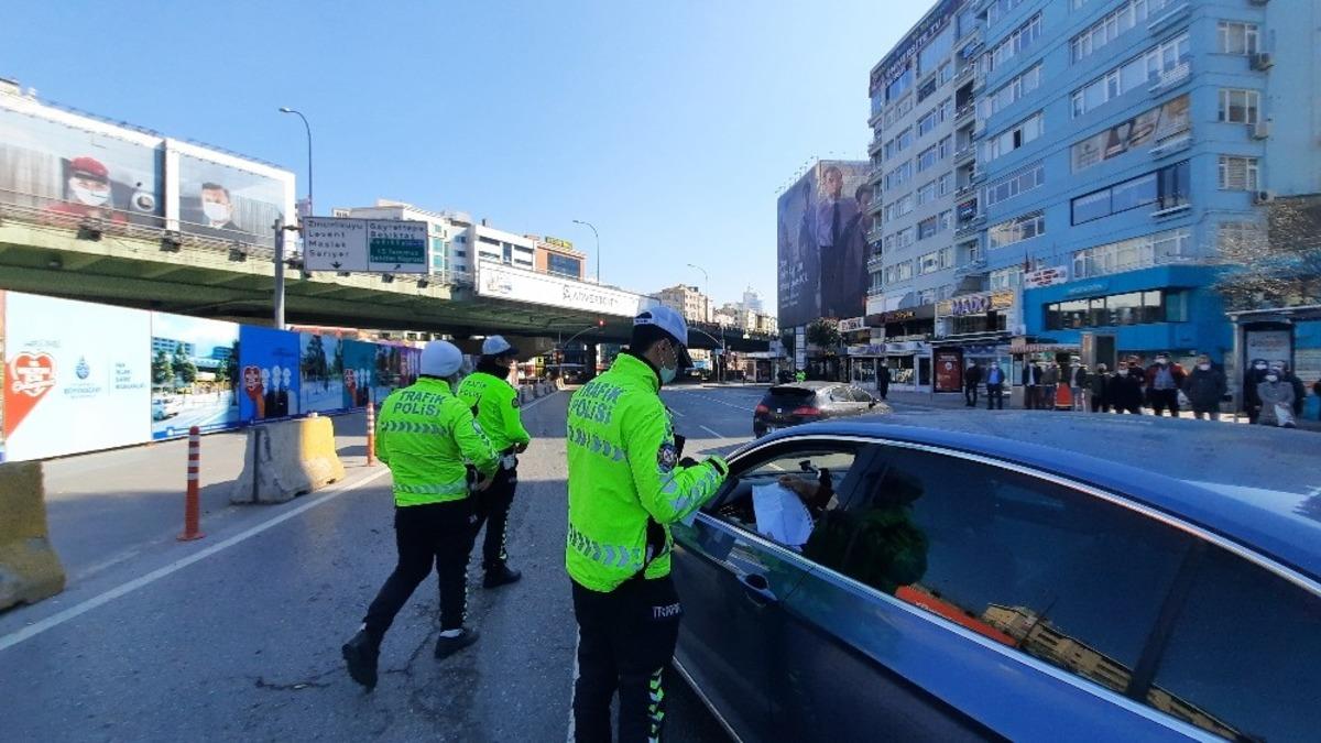 Kısıtlamada polisin denetimleri s&uuml;r&uuml;yor