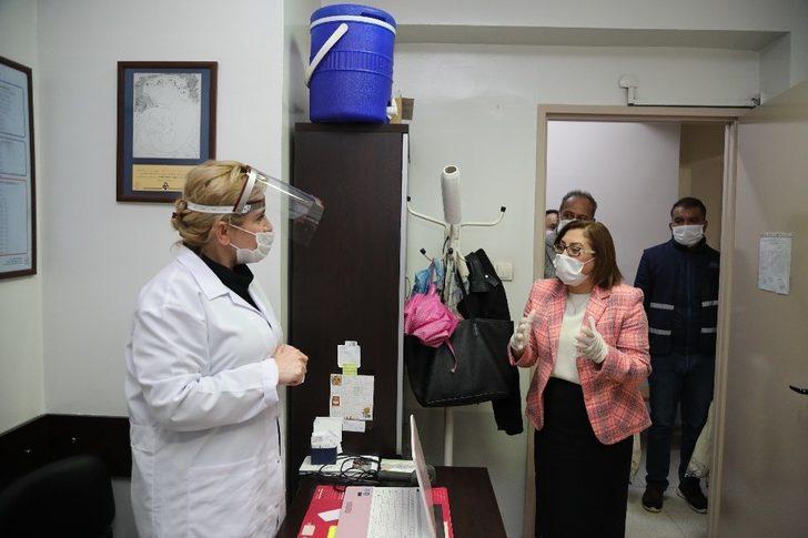 Büyükşehir pandemide canla başla çalışan sağlıkçıların yanında G2