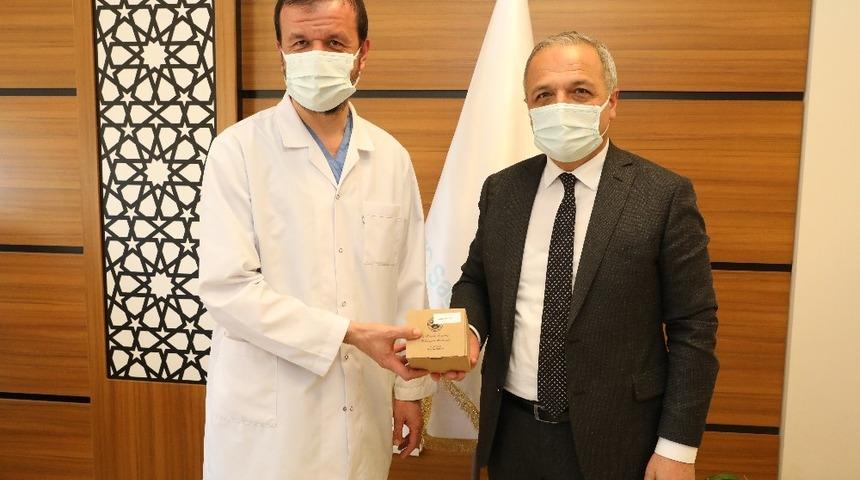 Başkan Üçok: "Sağlıkçılarımız bir gün değil her gün övgüyü hak ediyor"